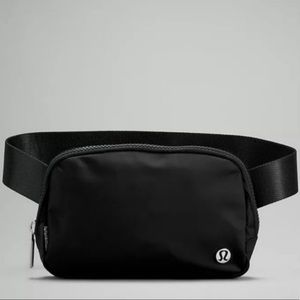 Lululemon Everywhere Belt bag Black
